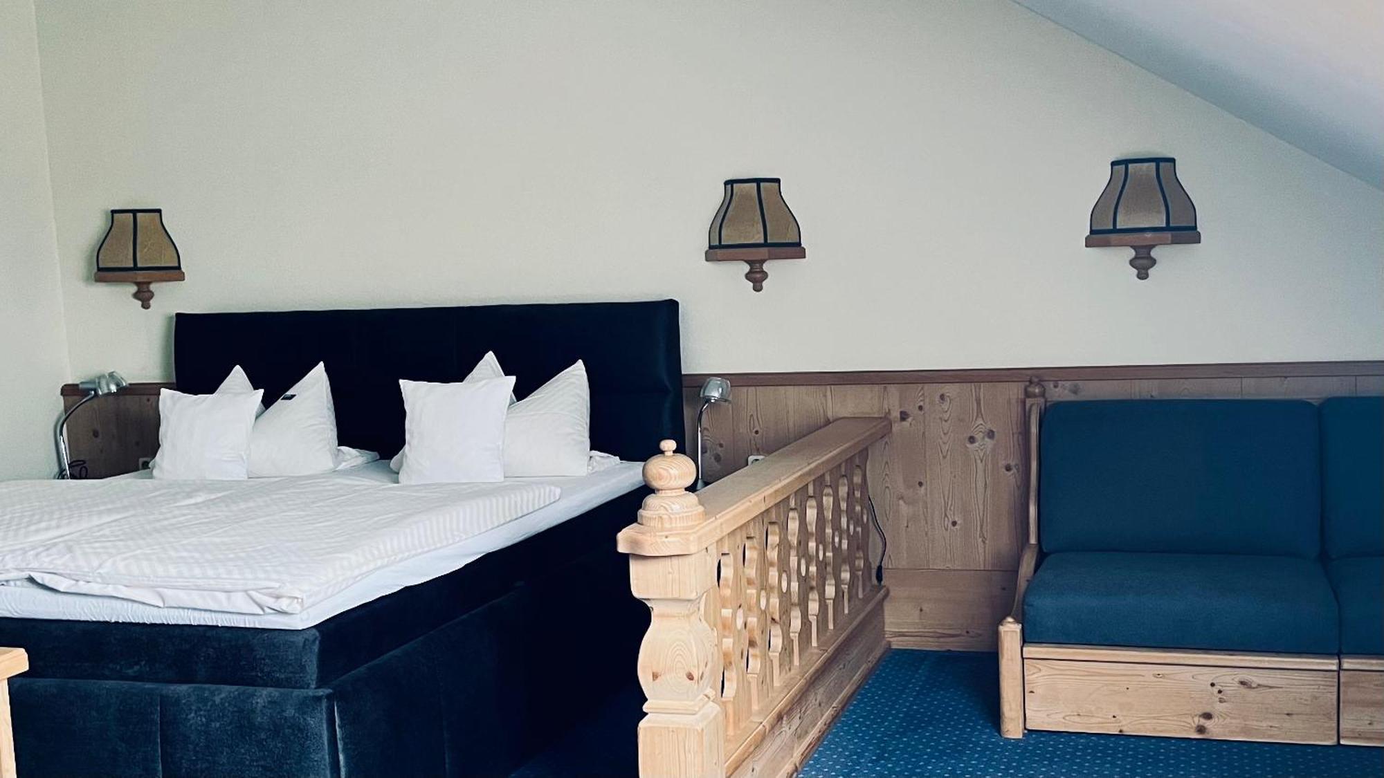 Hotel Gasthof Schoenblick نيوماركت إن دير أوبيرفالز المظهر الخارجي الصورة