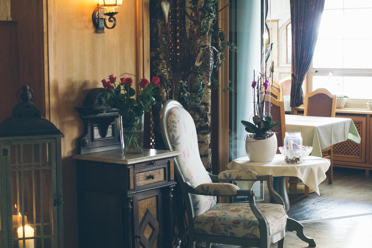 Hotel Gasthof Schoenblick نيوماركت إن دير أوبيرفالز المظهر الخارجي الصورة